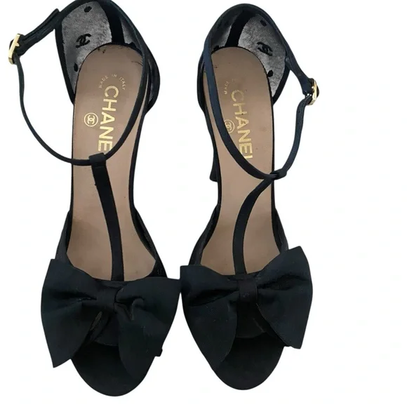 AUTHENTIC! CHANEL Black Women's Heels with Bow Accent - Picture 3 of 13